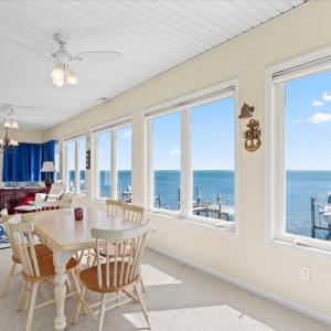 Waterfront Family/Sunroom with Views galore.