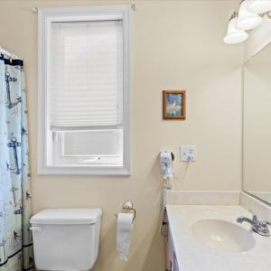 Full Bath with Tub/Shower Combo.