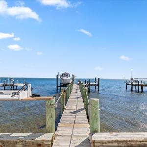 Private Pier with Boat Lift!