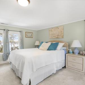 2nd floor bedroom