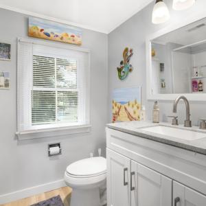 2nd floor Bath