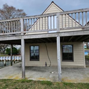 BOATHOUSE-1
