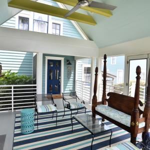 Screened in Porch off Kitchen