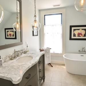 Third Floor Full Bath