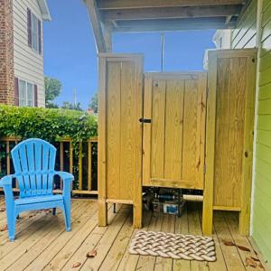 Outdoor Shower and Back Deck