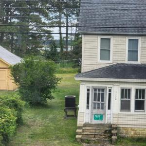 Peek-A-Boo (3529 Ridge)
