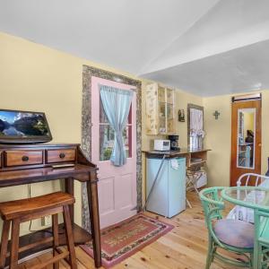 Photo #39 of 28099 HARBORTON RD, HARBORTON, VA 1.4 acres