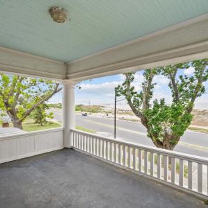 Photo #10 of 306 BAY AVE, CAPE CHARLES, VA 0.5 acres