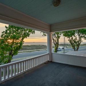 Photo #11 of 306 BAY AVE, CAPE CHARLES, VA 0.5 acres