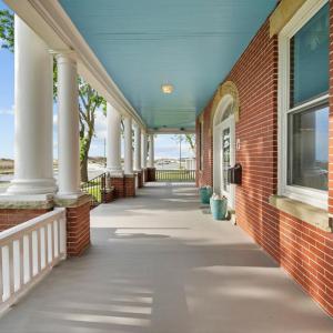 Photo #9 of 306 BAY AVE, CAPE CHARLES, VA 0.5 acres