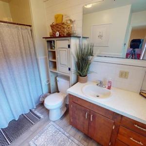 Full Bath 2