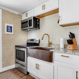 Kitchen, Complete with granite counter tops and farmhouse sink