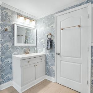 Bathroom, Check out the wall coverings!