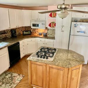 Photo #32 of 3250 COLONA ST, CHINCOTEAGUE, VA 0.7 acres