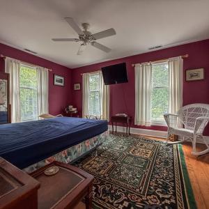 Upstairs Bedroom 5