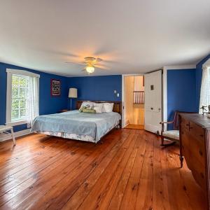 Upstairs Bedroom/Ensuite 6 v3