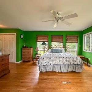 Downstairs Bed/Ensuite v3