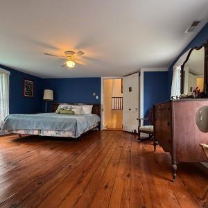 Upstairs Bedroom/Ensuite 6 v2