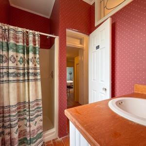 3rd Floor Bathroom 5 v2