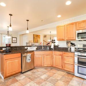 Kitchen and breakfast nook