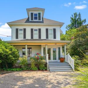 Photo #2 of 4282 MAIN ST, CHINCOTEAGUE, VA 0.2 acres