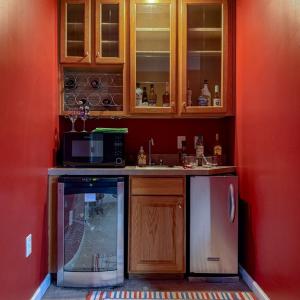 Upstairs wet bar