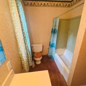 2nd Floor Bath
