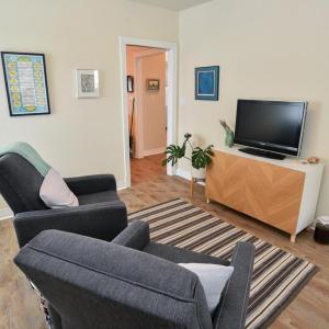 Bonus room/Office next to kitchen