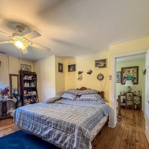 Main Bedroom - 2nd Floor