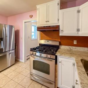 Eat-in Kitchen