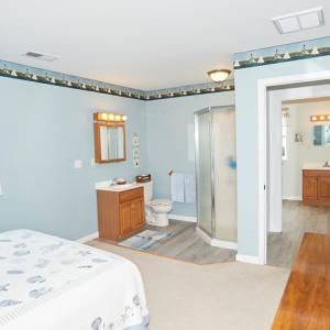 Bedroom 2/ bath combo