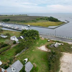 Rent a boat slip just up the street.