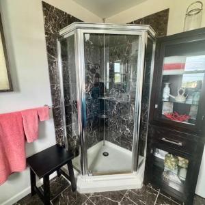 Heated marble tile floors.