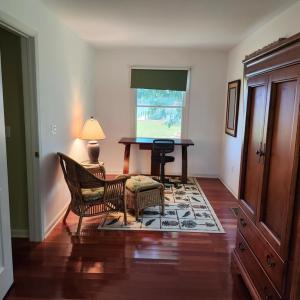 Main Bedroom - Sitting Area