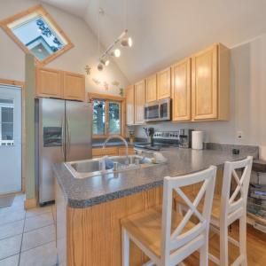 Chef's Kitchen with Breakfast Bar.