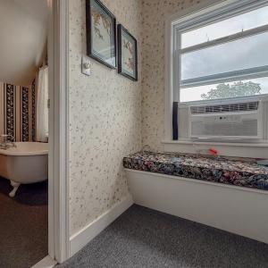 Photo #52 of 108 BAY AVE, CAPE CHARLES, VA 0.1 acres