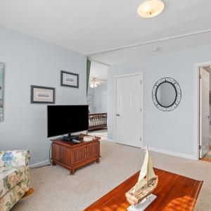 Sitting area off primary suite