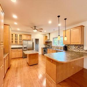 Kitchen, So much storage