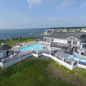 Marina Club Bayfront Pool with Tiki. Bar.