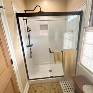 Downstairs full bath