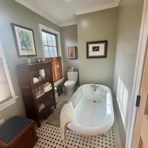 Claw foot bath in upstairs full bathroom