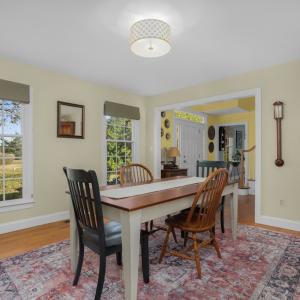 Formal dinning room