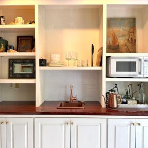 guest suite kitchenette
