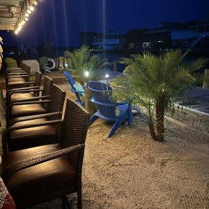 You'll LOVE entertaining waterfront!