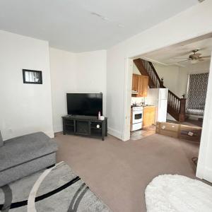 Apt A Livingroom to kitchen view