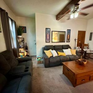Apt C Livingroom