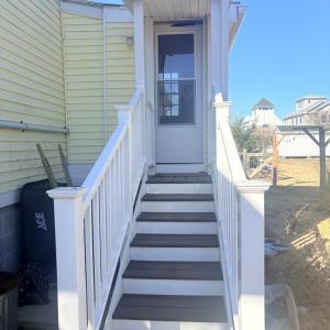 Side-Stairs to Mudroom