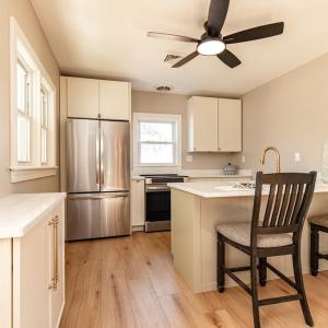 Kitchen with quartz counters