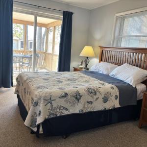 Photo #11 of 7005 PINE DR, CHINCOTEAGUE, VA 0.3 acres