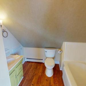 Primary suite full bath.